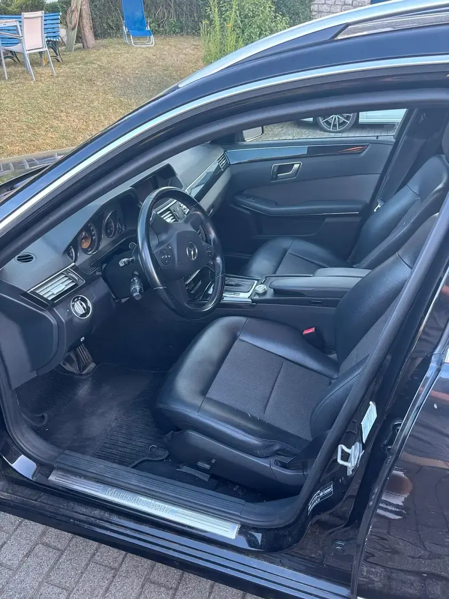 Gebraucht Mercedes E200 184 PS (135 kW) 2011 Schwarz Kombi