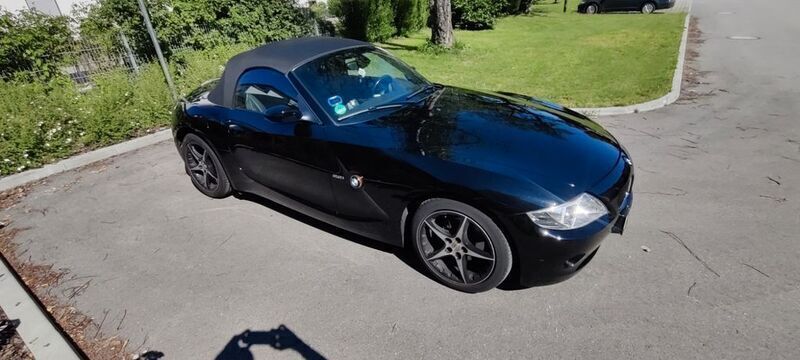 Gebraucht BMW Z4 Performance 170 PS (125 kW) 2004 Schwarz Cabrio