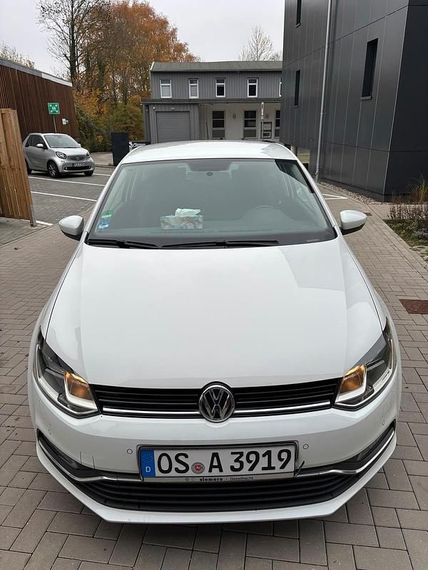 Weiß Gebraucht 2016 VW Polo Kleinwagen | 5.500 € (Fairer Preis) - Bild 1/4