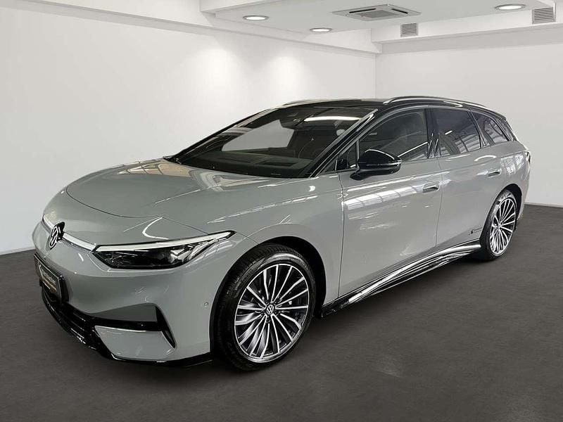 Gebraucht VW ID.7 Pro 210 kW (286 PS) 2026 Mondsteingrau / schwarz uni Kombi