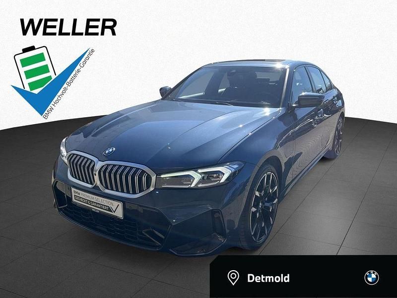Gebraucht BMW 330e Shadowline 292 PS (214 kW) 2025 Arctic race blue (blau) Kombi