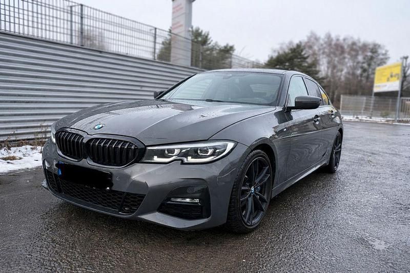 Gebraucht BMW 330 M Sport 265 PS (194 kW) 2019 Grau Limousine
