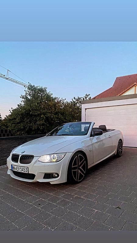 Weiß Gebraucht 2011 BMW 325 Cabriolet M Sport Cabrio | 17.500 € - Bild 1/4