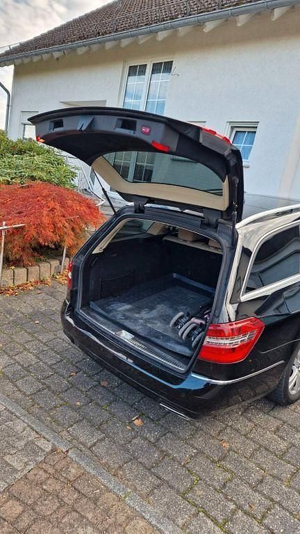 Gebraucht Mercedes C220 Edition 175 PS (128 kW) 2012 Schwarz Coupé