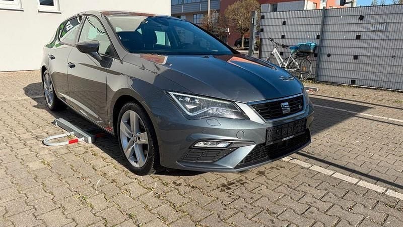 Second-hand Seat Leon FR 184 CP (135 kW) 2018 Gri Berlinǎ