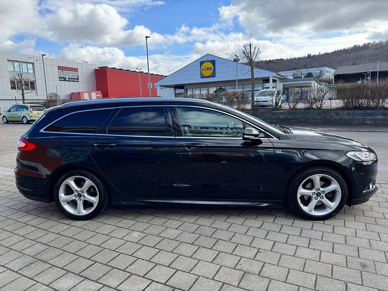 Gebraucht Ford Mondeo Titanium 203 PS (149 kW) 2016 Schwarz Limousine