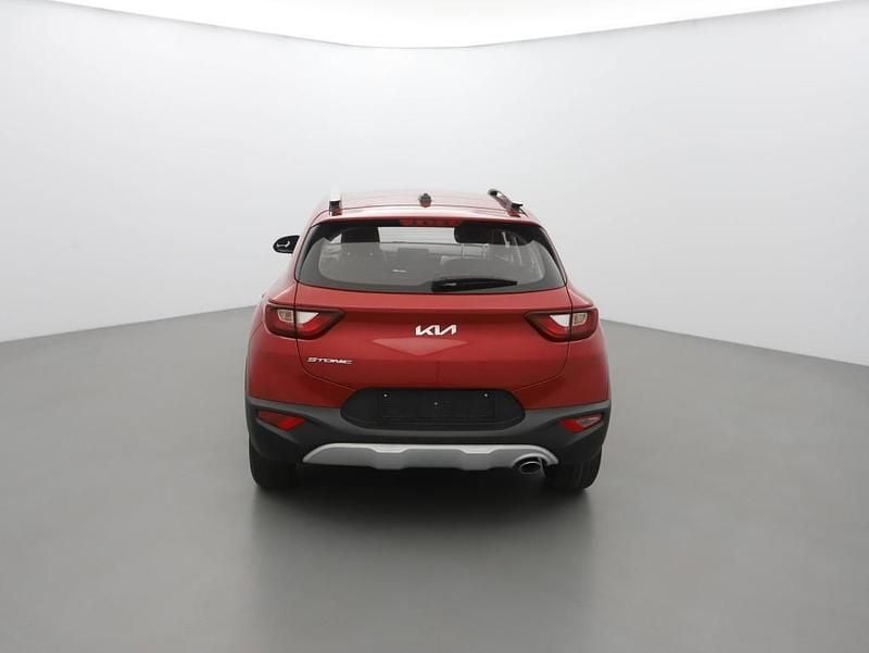 Używany Kia Stonic LX 84 KM (61 kW) 2022 Czerwony SUV