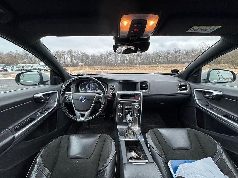 Gebraucht Volvo V60 R-Design 306 PS (225 kW) 2016 Schwarz Kombi