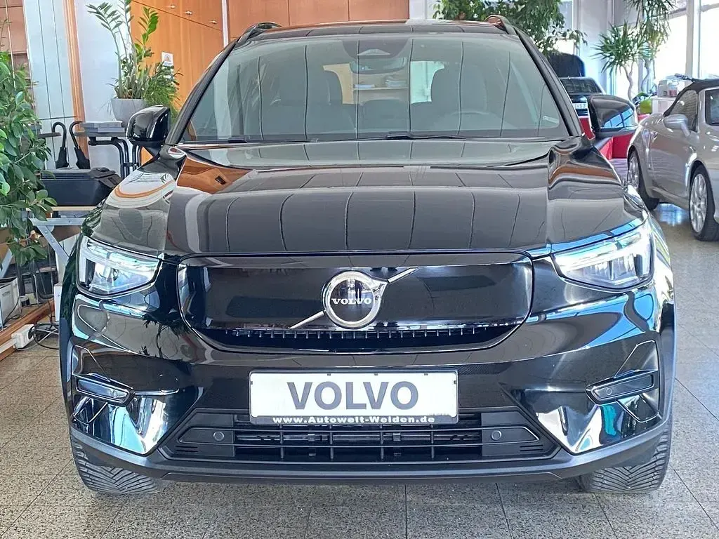 Gebraucht Volvo XC40 Core 175 kW (238 PS) 2023 Schwarz SUV