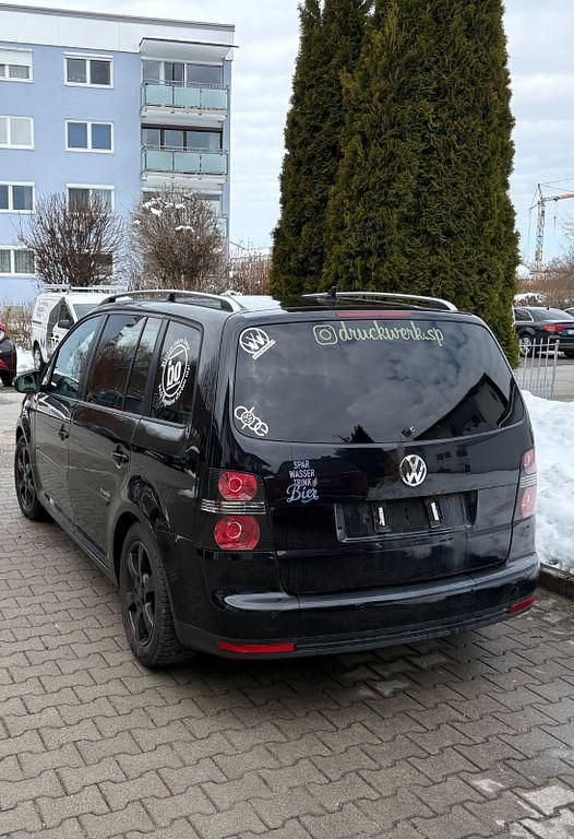 Gebraucht VW Touran Freestyle 140 PS (102 kW) 2009 Schwarz Van / Kleinbus