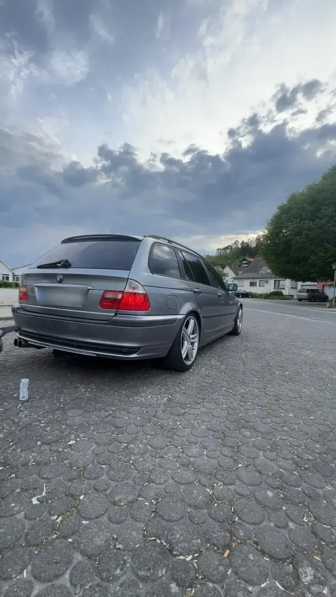 Gebraucht BMW 318 150 PS (110 kW) 2003 Silber Kombi
