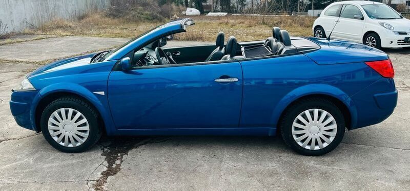 Blau Gebraucht 2006 Renault Mégane Cabriolet Dynamique Cabrio | 3.990 € - Bild 1/3