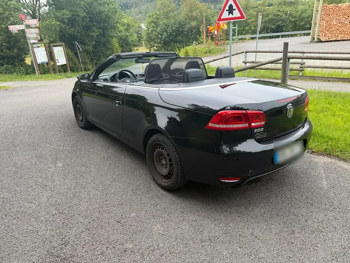Gebraucht VW Eos 122 PS (89 kW) 2011 Schwarz Cabrio