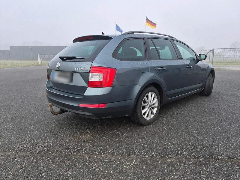 Gebraucht Skoda Octavia 150 PS (110 kW) 2016 Grau Kleinwagen