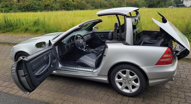 Gebraucht Mercedes SLK230 193 PS (141 kW) 1998 Silber Cabrio