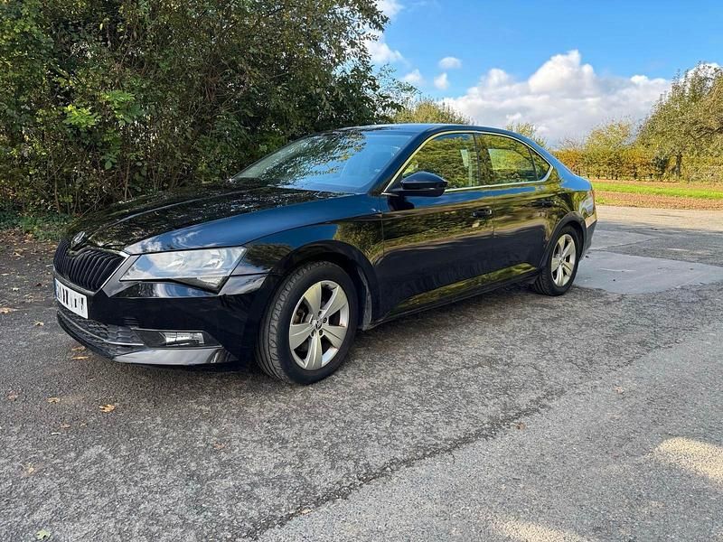 Schwarz Gebraucht 2018 Skoda Superb Limousine | 6.900 € (Superpreis) - Bild 1/4