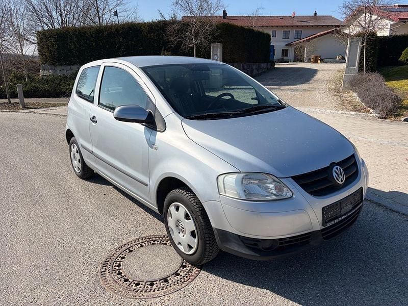 Gebraucht VW Fox Basis 54 PS (39 kW) 2006 Silber Kleinwagen