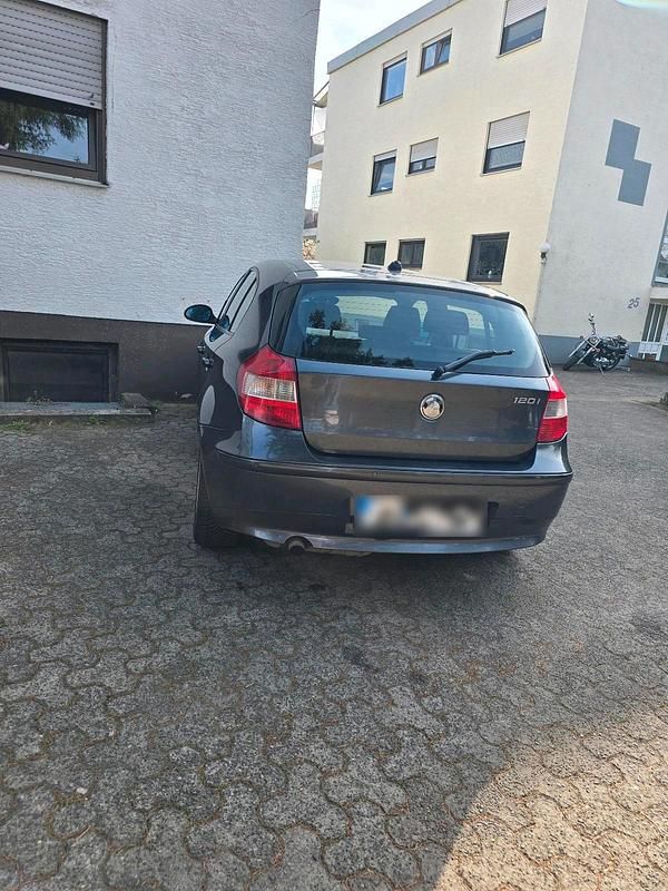 Gebraucht BMW 120 150 PS (110 kW) 2006 Grau Kleinwagen