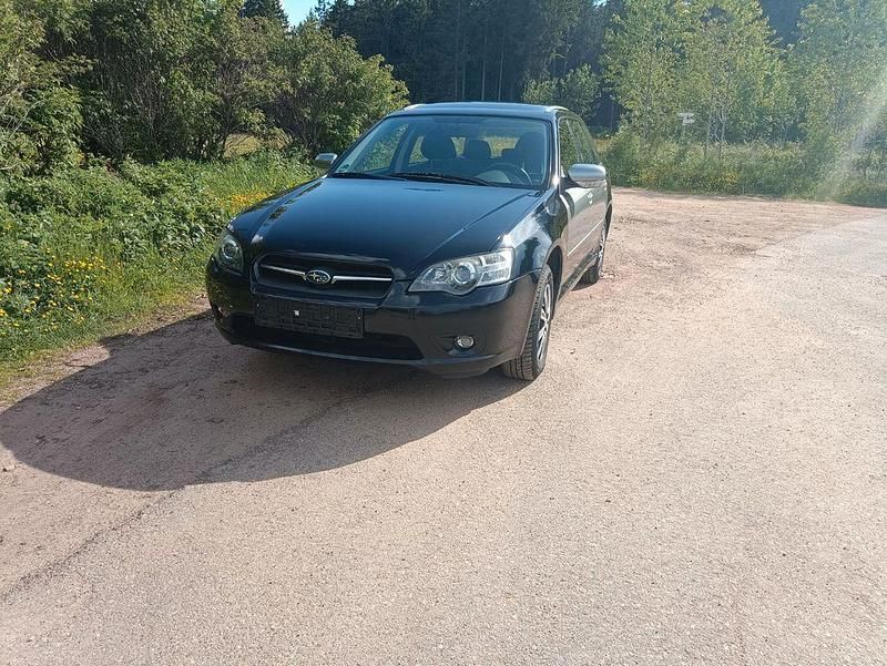 Schwarz Gebraucht 2005 Subaru Legacy Kombi | 2.950 € (Fairer Preis) - Bild 1/4