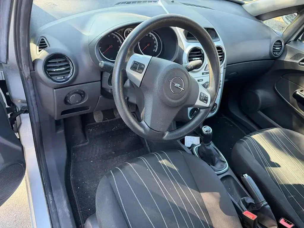Gebraucht Opel Corsa Edition 80 PS (58 kW) 2009 Silber Kleinwagen