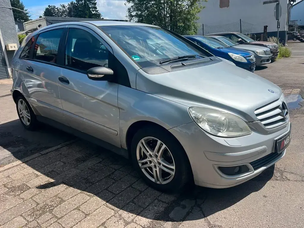 Gebraucht Mercedes B200 136 PS (100 kW) 2006 Silber Van / Kleinbus