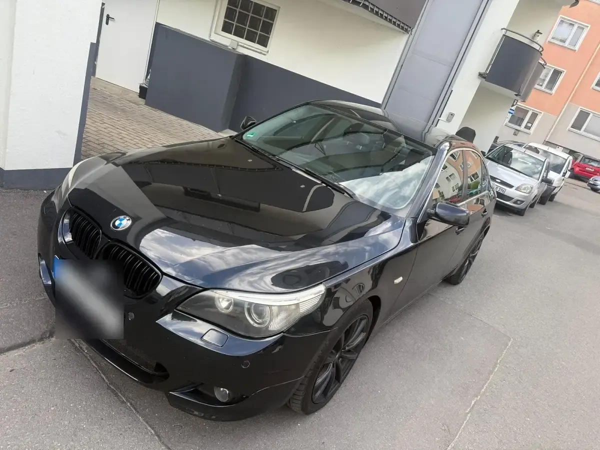Second-hand BMW 525 176 CP (129 kW) 2004 Negru Berlinǎ