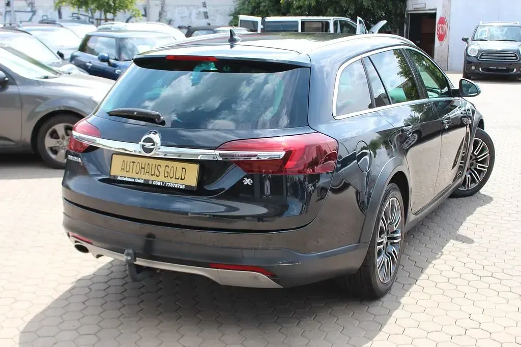 Gebraucht Opel Insignia 163 PS (119 kW) 2014 Schwarz Limousine