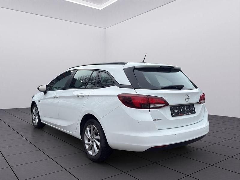 Usado Opel Astra Edition 122 HP (89 kW) 2022 Branco Carrinha