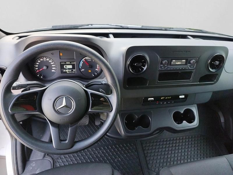 Używany Mercedes E-Sprinter 62 kW (85 KM) 2024 Biały Van