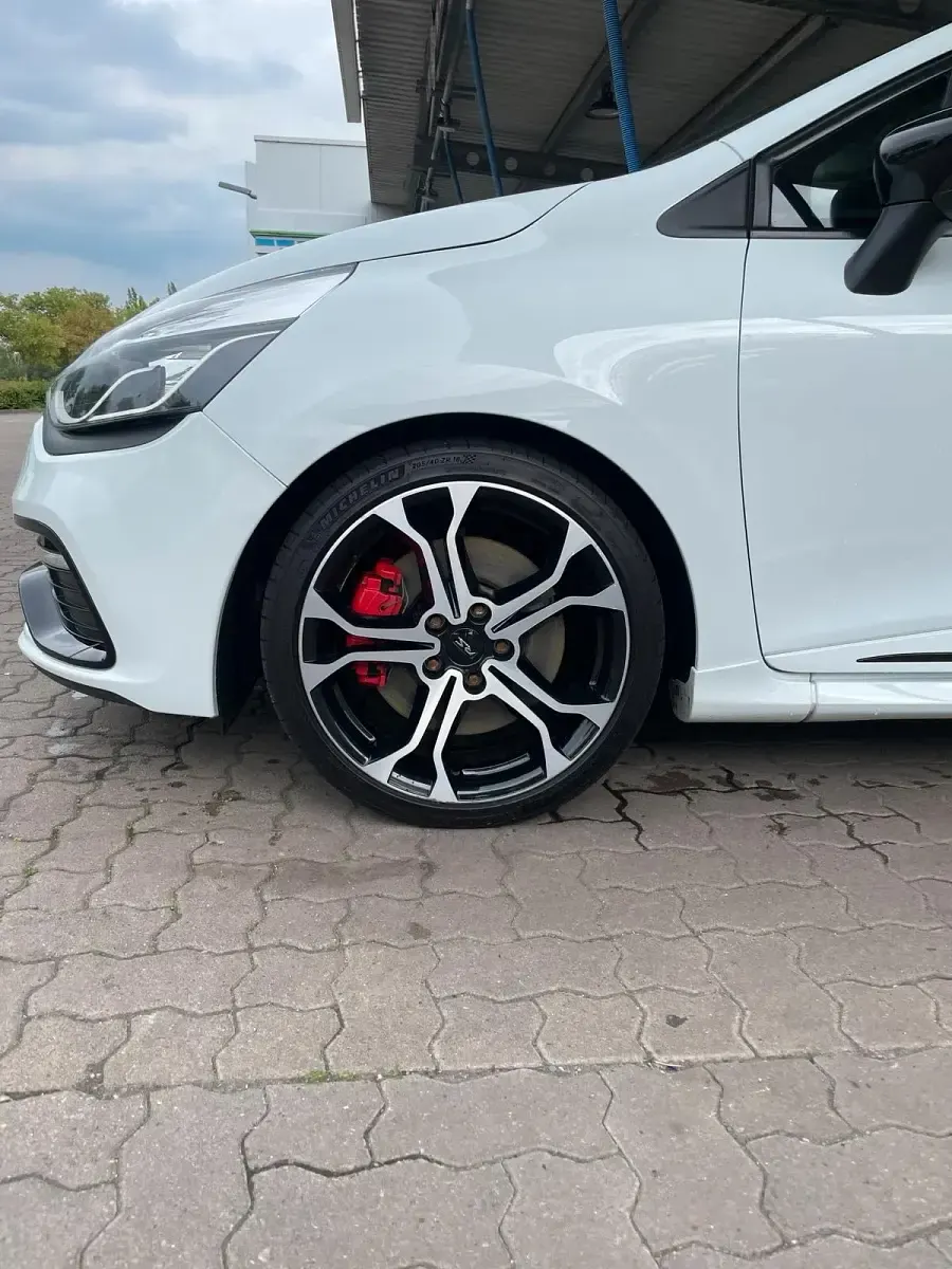 Gebraucht Renault Clio IV Trophy 220 PS (161 kW) 2016 Weiß Kleinwagen