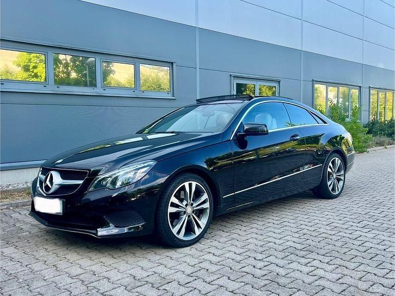 Schwarz Gebraucht 2015 Mercedes E320 Coupé | 17.790 € - Bild 1/4