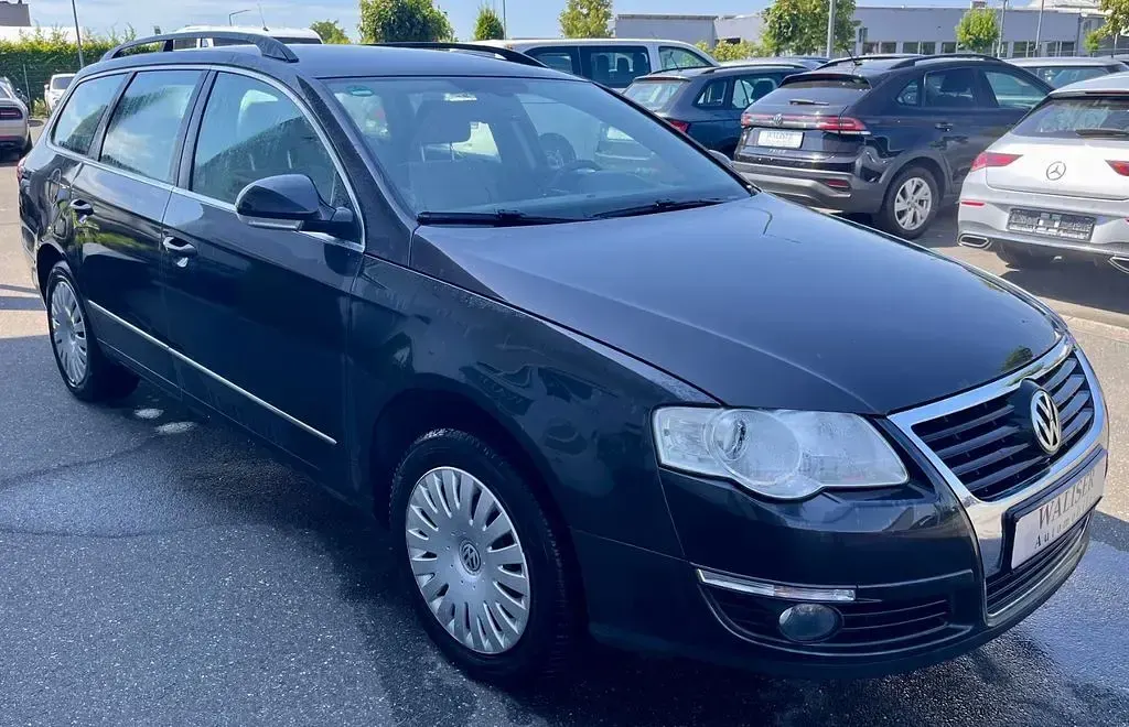 Gebraucht VW Passat Comfortline 116 PS (85 kW) 2007 Mocha anthracite pearlescent Kombi