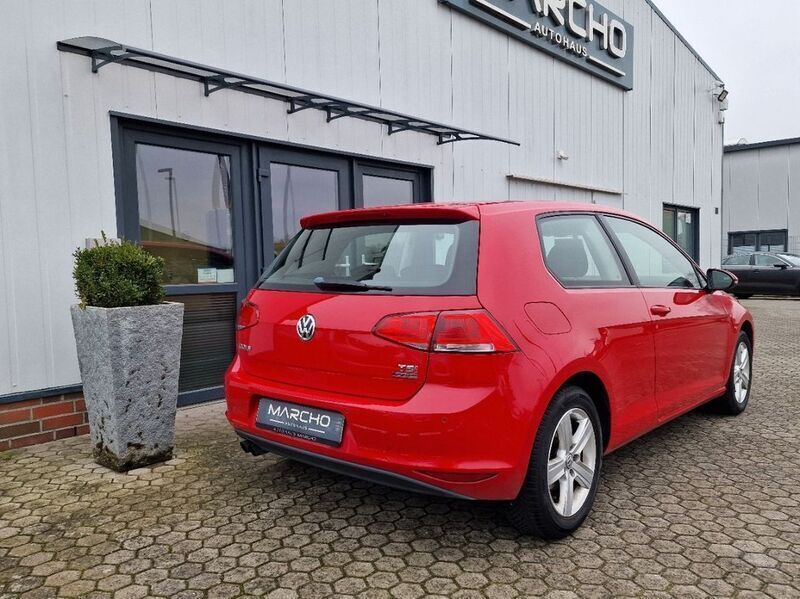 Gebraucht VW Golf VII Comfortline 122 PS (89 kW) 2013 Rot Kleinwagen