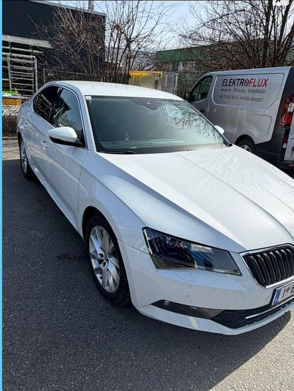 Gebraucht Skoda Superb Style 120 PS (88 kW) 2017 Weiß Limousine
