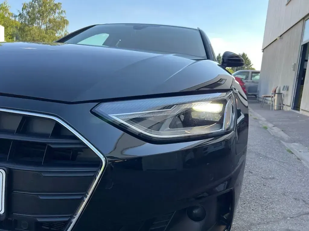 Gebraucht Audi A4 Ambiente 204 PS (150 kW) 2023 Mythosschwarz (metallic) Kombi