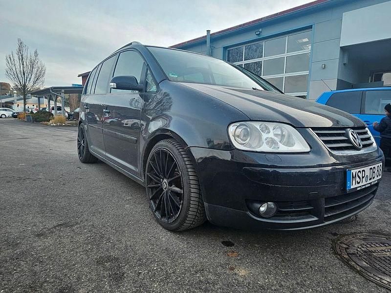 Schwarz Gebraucht 2006 VW Touran Van / Kleinbus | 3.500 € (Fairer Preis) - Bild 1/3
