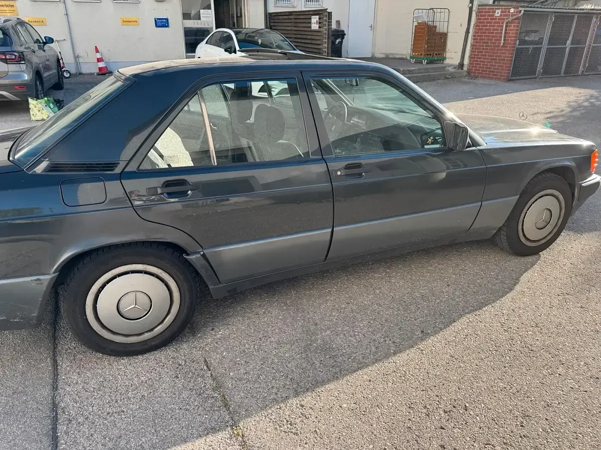 Gebraucht Mercedes 190 1991 Schwarz Limousine