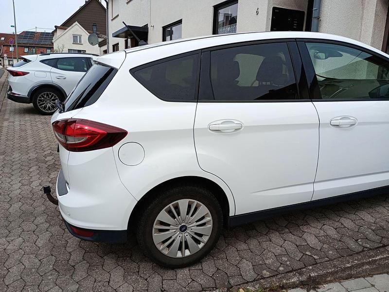 Gebraucht Ford C-MAX Trend 125 PS (91 kW) 2018 Weiß Van / Kleinbus