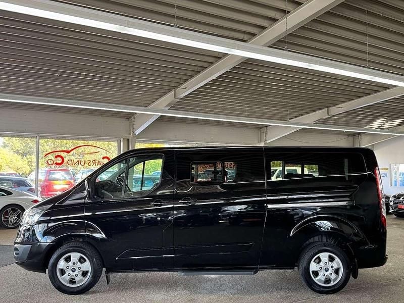 Gebraucht Ford Tourneo 170 PS (125 kW) 2018 Shadow black Van / Kleinbus