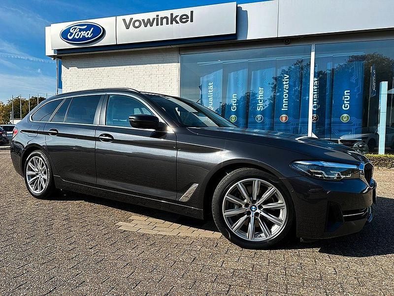 Grau Gebraucht 2020 BMW 530 Performance Kombi | 33.895 € (Fairer Preis) - Bild 1/4
