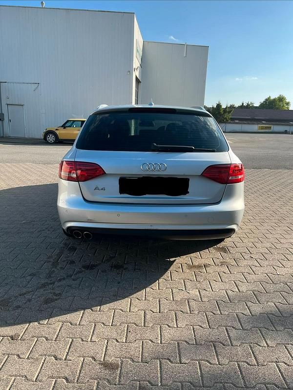 Gebraucht Audi A4 150 PS (110 kW) 2013 Silber Kombi