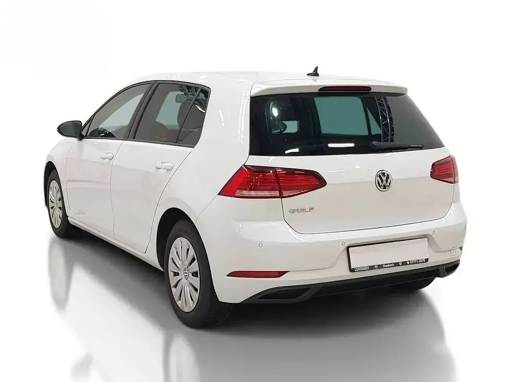 Gebraucht VW Golf VII Trendline 116 PS (85 kW) 2018 Weiß Limousine