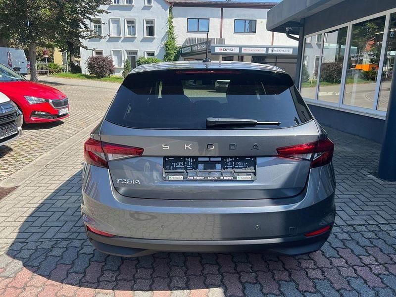 Gebraucht Skoda Fabia Selection 95 PS (69 kW) 2024 Grau Kleinwagen