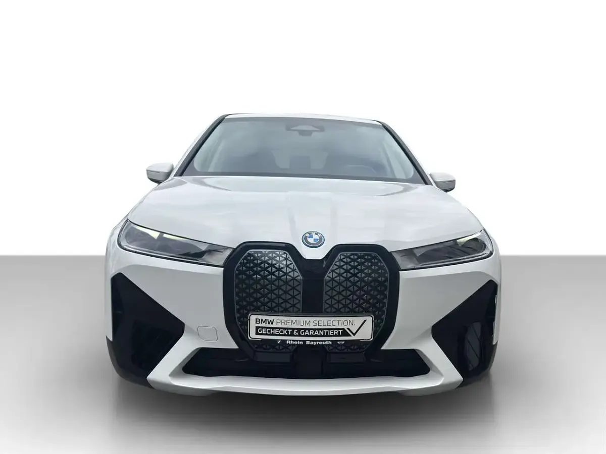 Gebraucht BMW iX Sport Line 239 kW (326 PS) 2022 Weiß SUV