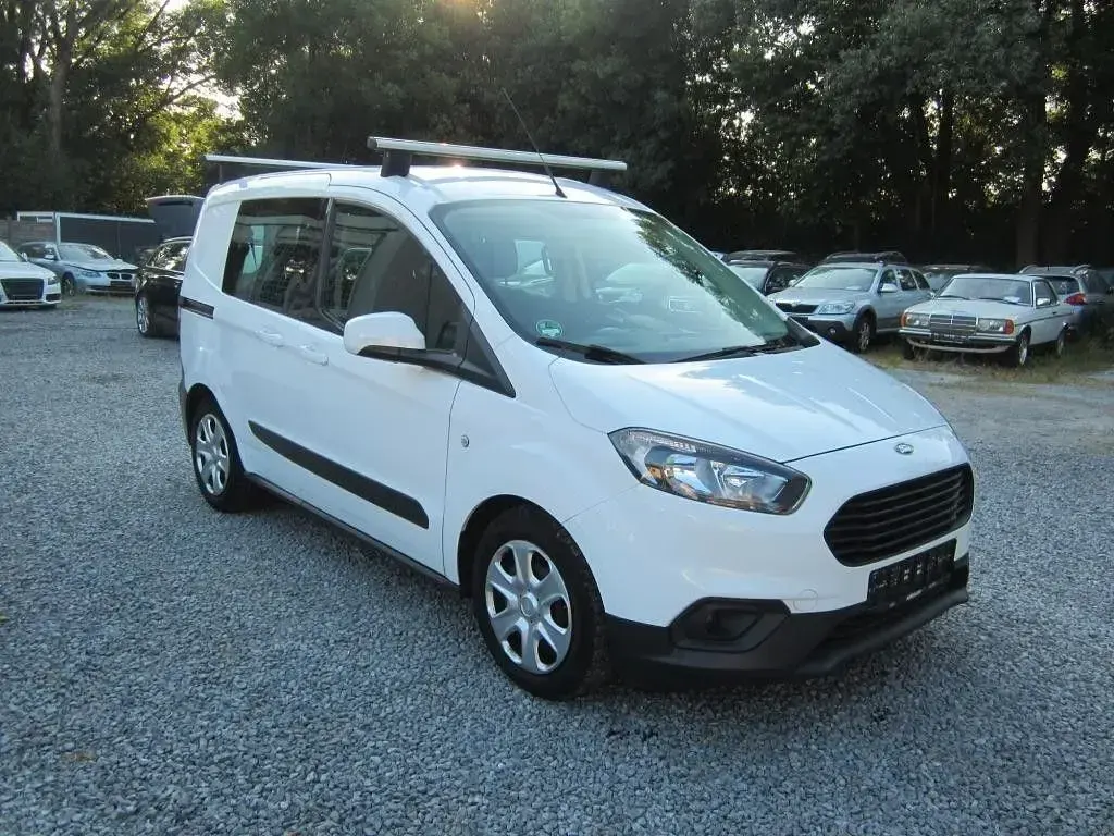 Gebraucht Ford Courier 75 PS (55 kW) 2019 Weiß Van / Kleinbus