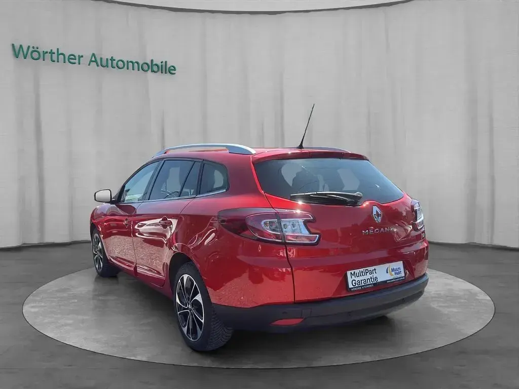 Gebraucht Renault Mégane III Bose Edition 132 PS (97 kW) 2015 Rot Limousine