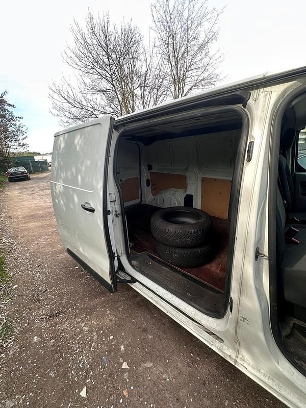 Gebraucht Citroën Jumpy 122 PS (89 kW) 2017 Weiß Van / Kleinbus