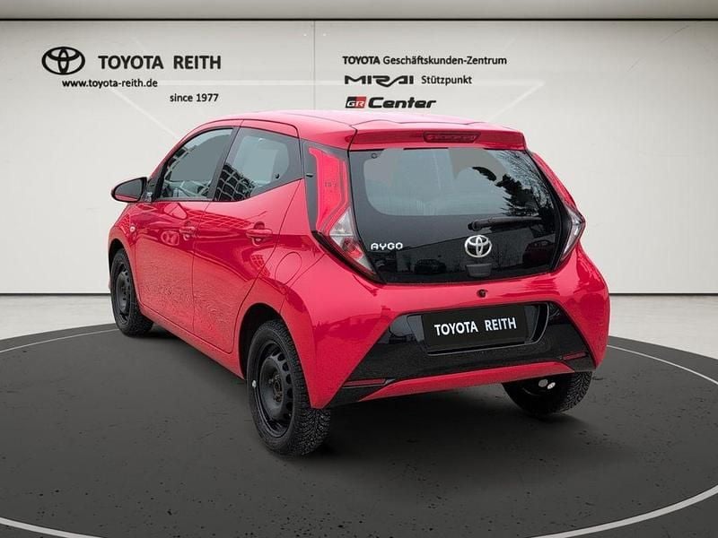 Gebraucht Toyota Aygo X-play 72 PS (52 kW) 2021 Vulcanorot Kleinwagen
