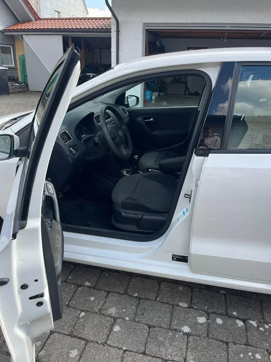 Gebraucht VW Polo Comfortline 90 PS (66 kW) 2014 Weiß Limousine