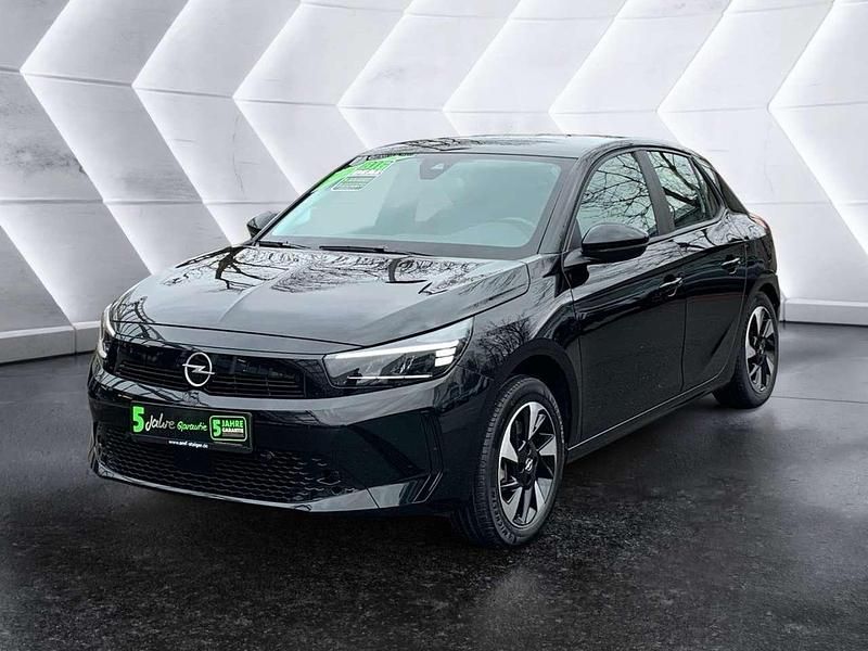 Gebraucht Opel Corsa-e Edition 100 kW (136 PS) 2023 Lackierung schwarz perla nera/ Kleinwagen
